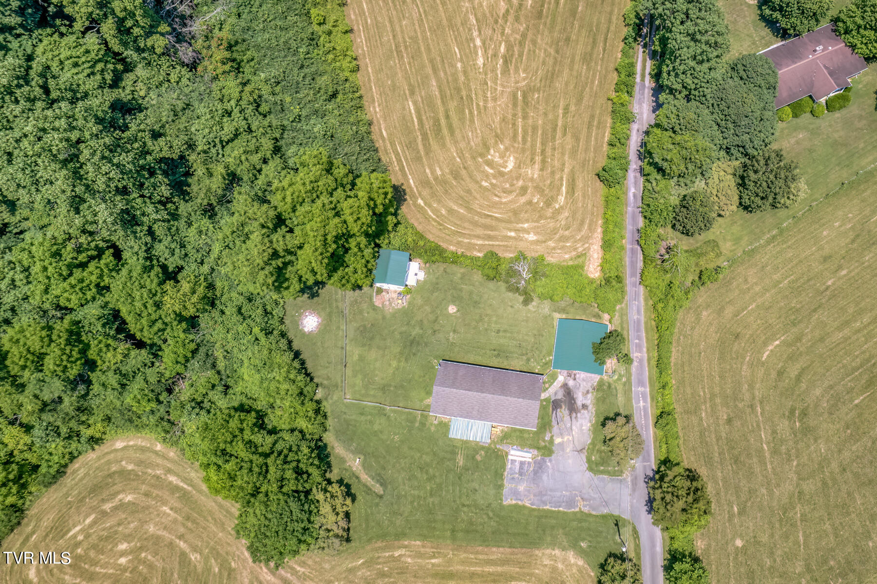 121 Ralph Garland Lane Unicoi, TN 37692 - Photo 20 of 31 121 Ralph Garland Ln-3