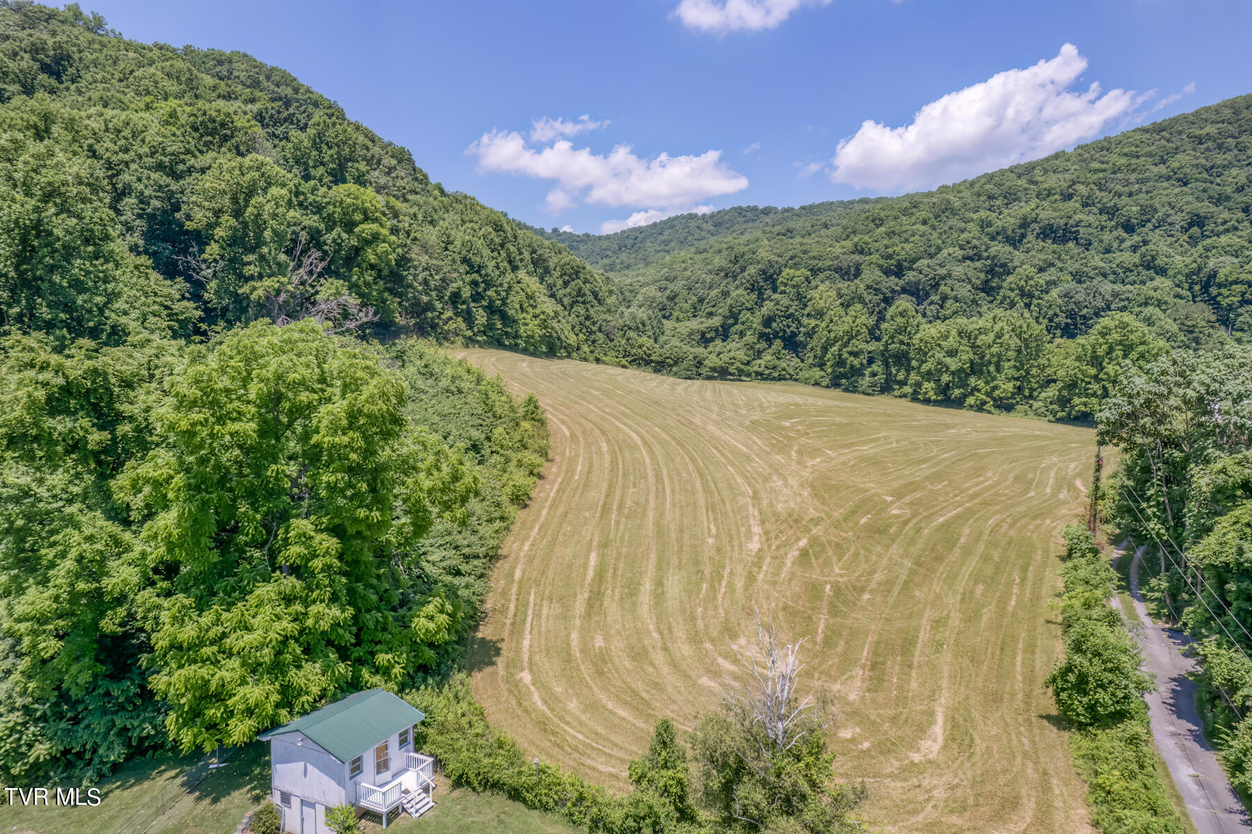 121 Ralph Garland Lane Unicoi, TN 37692 - Photo 21 of 31 121 Ralph Garland Ln-5