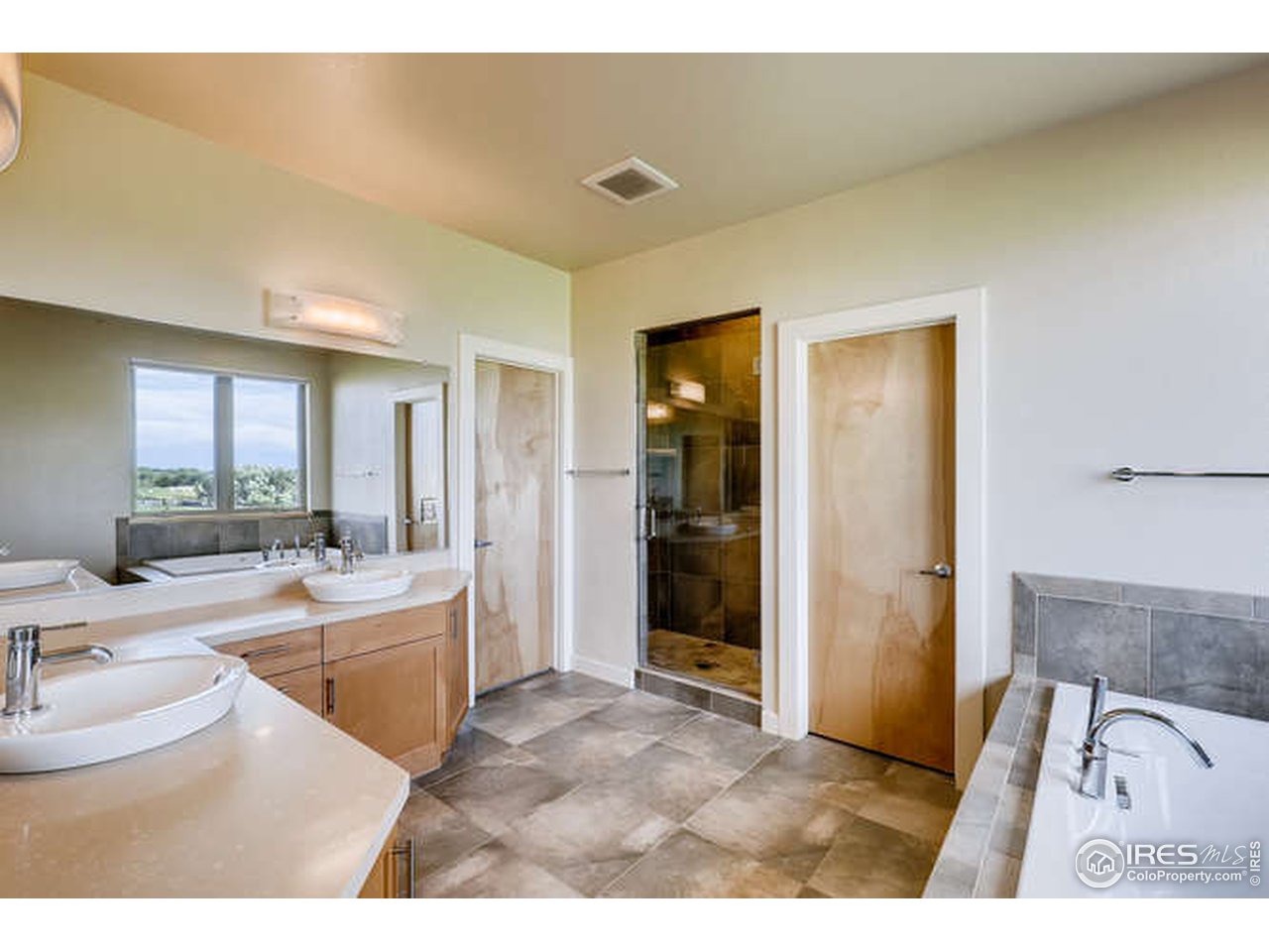 3784 Ridgeway Street Boulder, CO 80301 - Photo 22 of 40 5 piece master bath