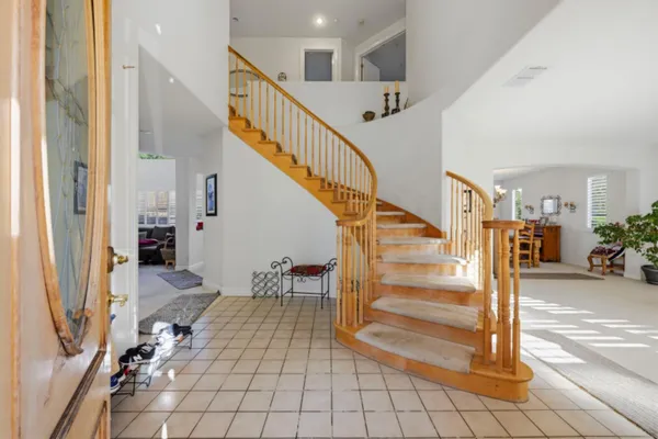 a view of entryway and hall