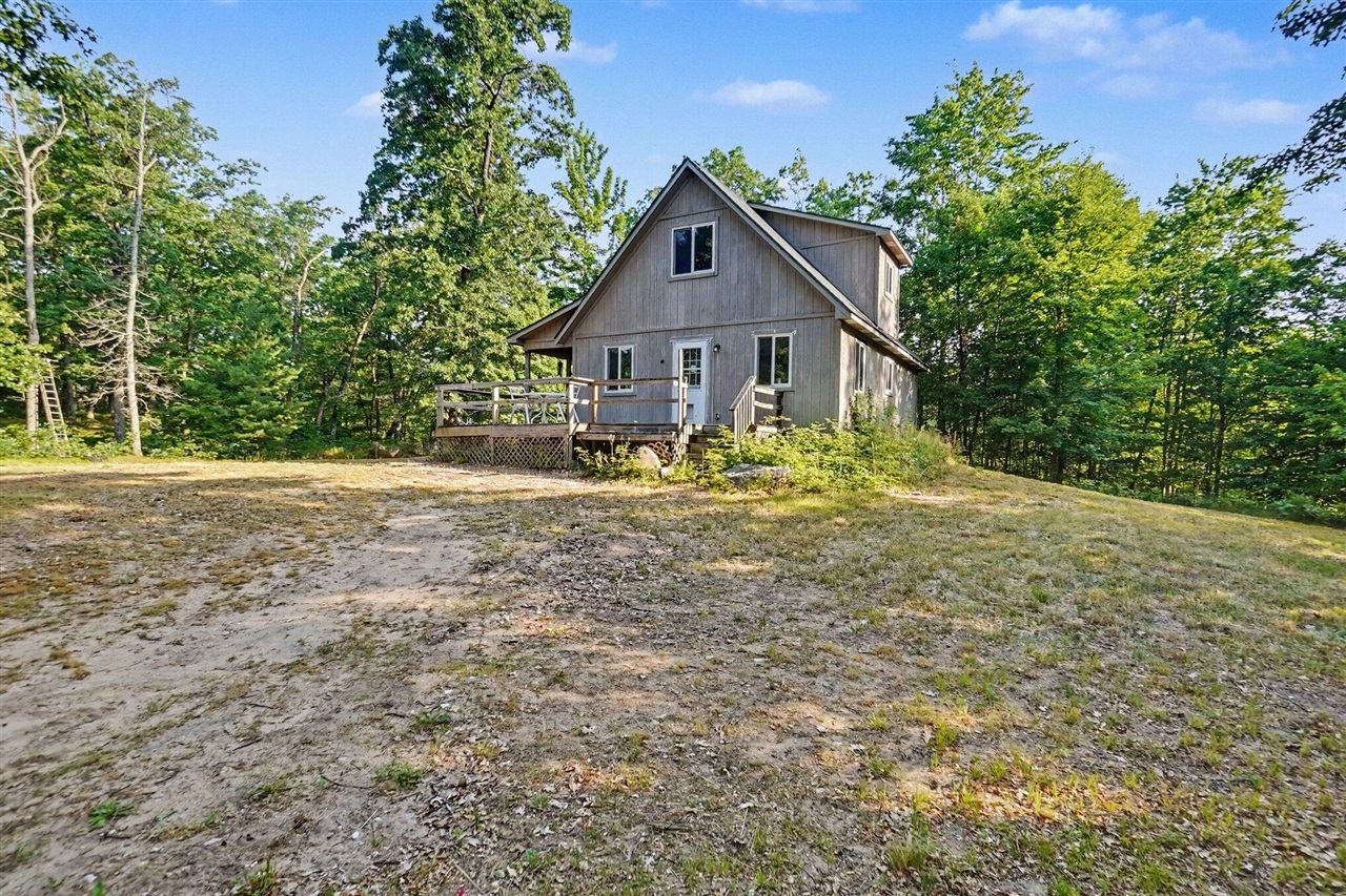 8243 Deerfield Circle East Reed City, MI 49677 - Photo 3 of 17