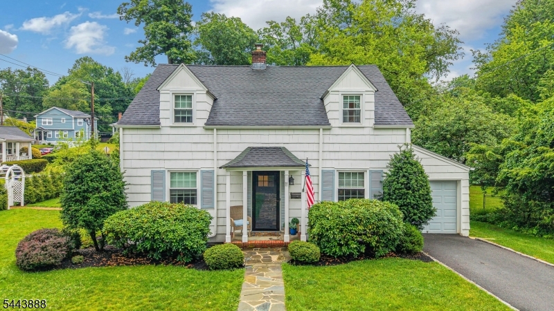 11 Manor Road Verona, NJ 07044 - Photo 1 of 1