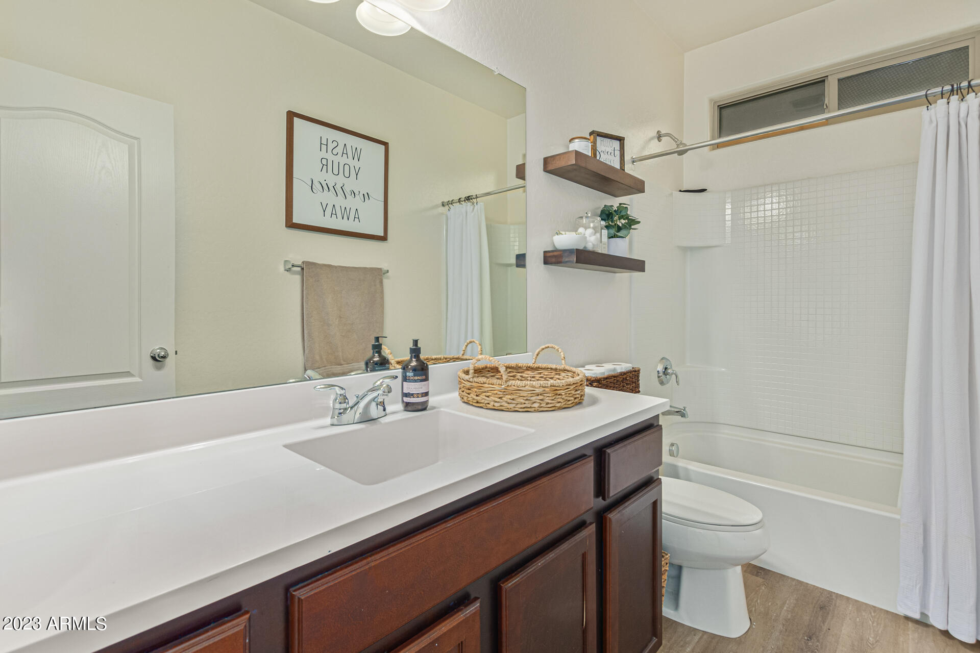 12111 West Rowel Road Peoria, AZ 85383 - Photo 4 of 28 0025-24 - Rowel