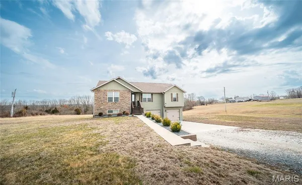$282,000 | 18444 Charity Drive, Dixon, MO 65459