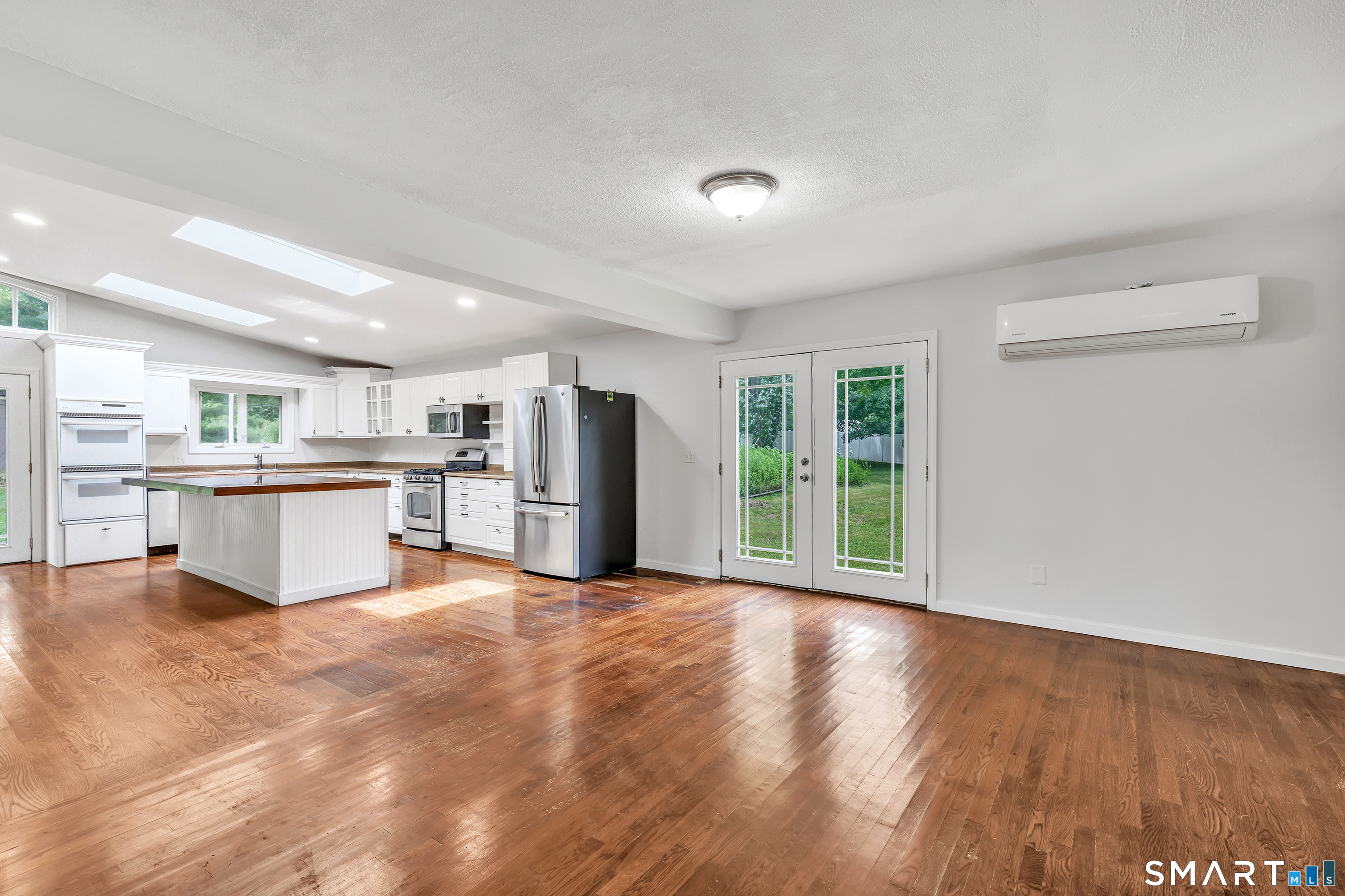 17 Woodlawn Road Monroe, CT 06468 - Photo 13 of 37