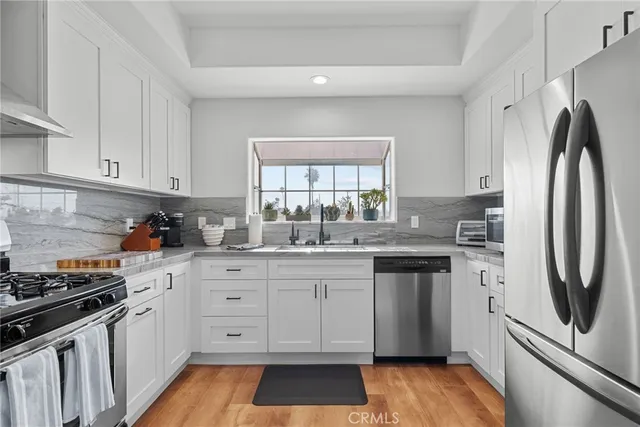 $699,000 | 10925 Blix Street, Unit 305, Toluca Lake, CA 91602