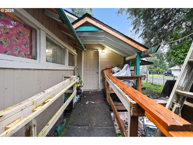 a view of outdoor space yard and patio