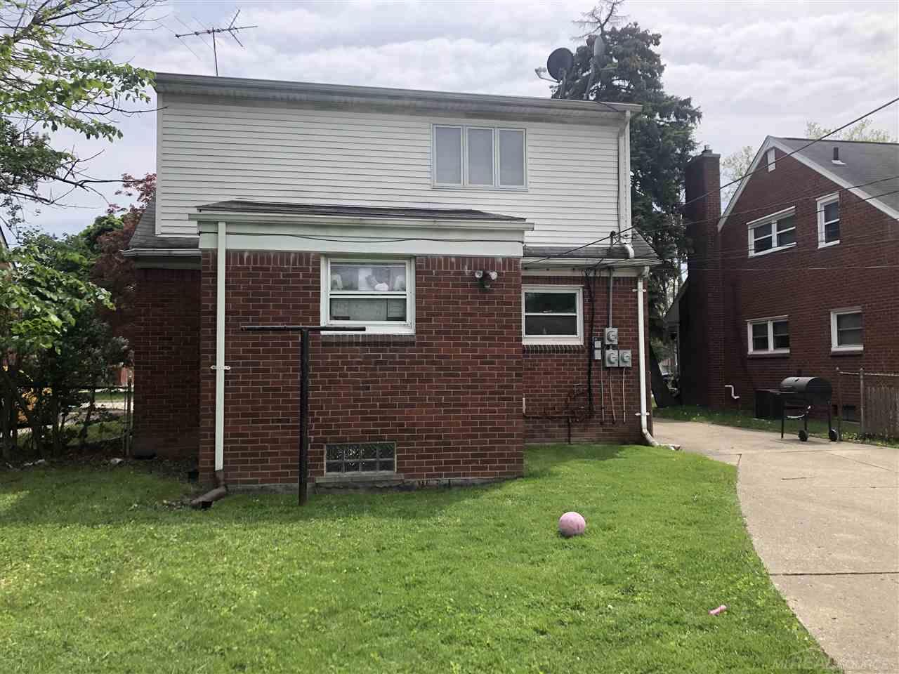 2062-64 Vernier Road Grosse Pointe, MI 48236 - Photo 5 of 6 50114901-4.JPG