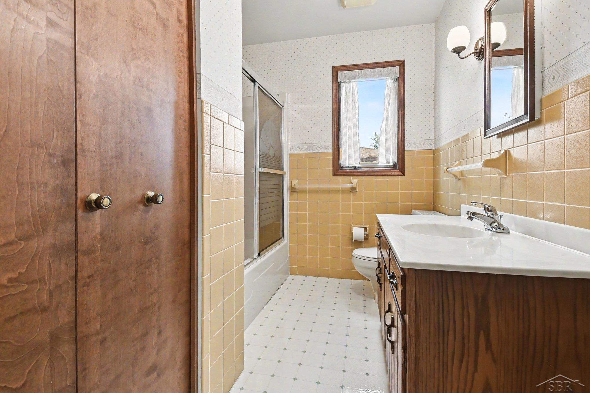 381 South Linwood Beach Road Linwood, MI 48634 - Photo 15 of 37