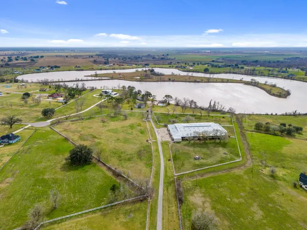 $1,650,000 | 2935 West Fm 1462, Rosharon, TX 77583