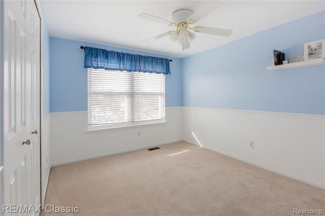 44808 Ridgefield Road Canton, MI 48188 - Photo 20 of 31 17.jpg