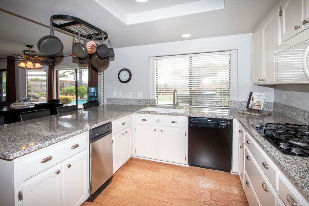 14866 Oakline Road Poway, CA 92064 - Photo 13 of 49