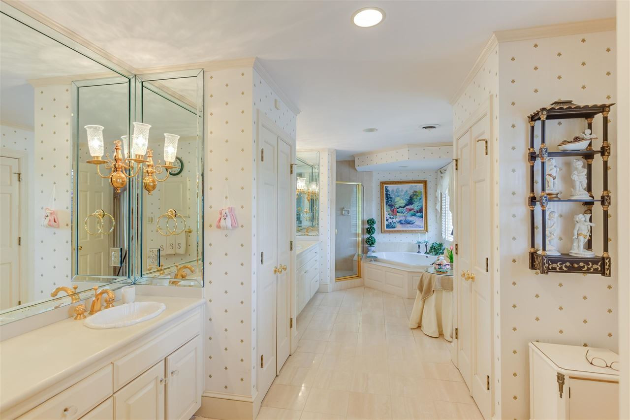 1405 Hunting Ridge Road Raleigh, NC 27615 - Photo 16 of 30 Owners Bath