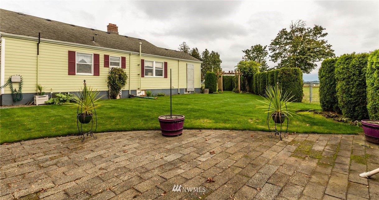 745 Beard Road Lynden, WA 98264 - Photo 15 of 19 Gallery Image 15