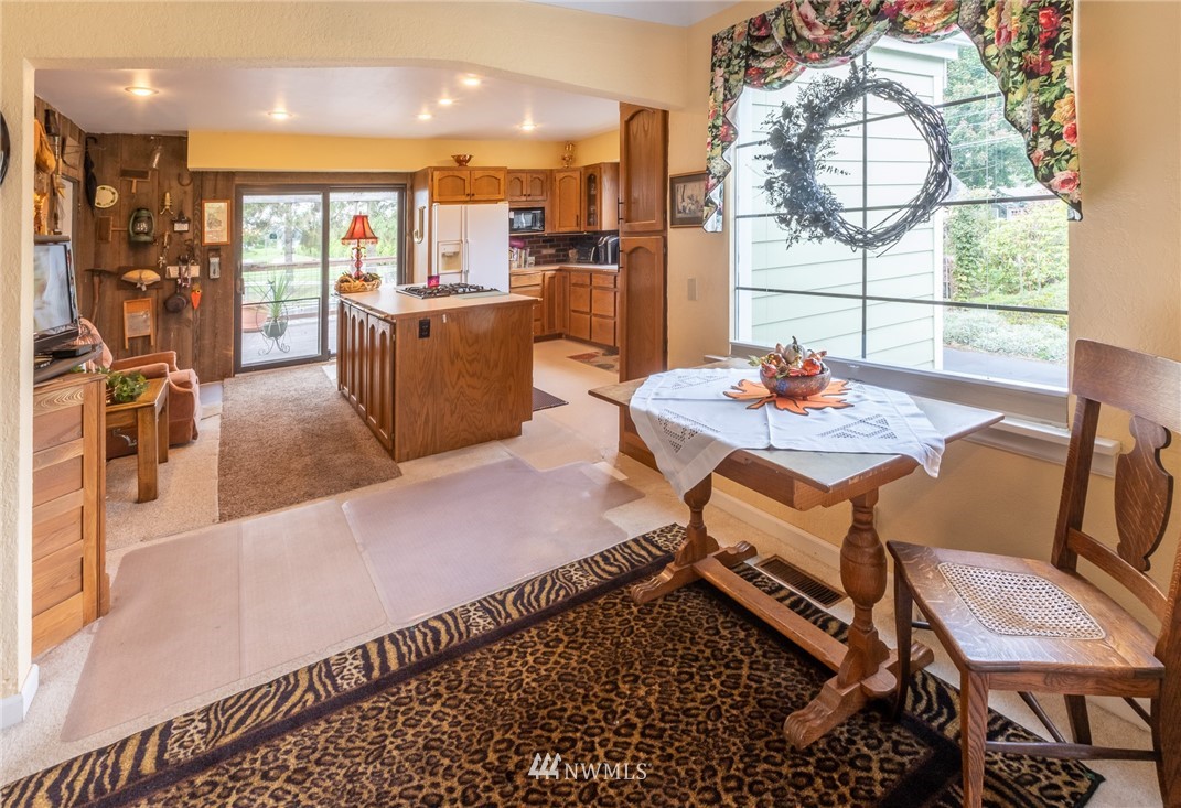 745 Beard Road Lynden, WA 98264 - Photo 5 of 19 Gallery Image 5