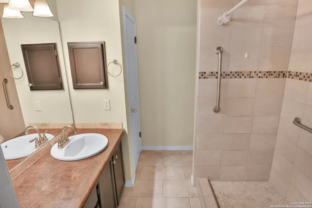 $260,000 | 5851 Spring Crossing, San Antonio, TX 78247