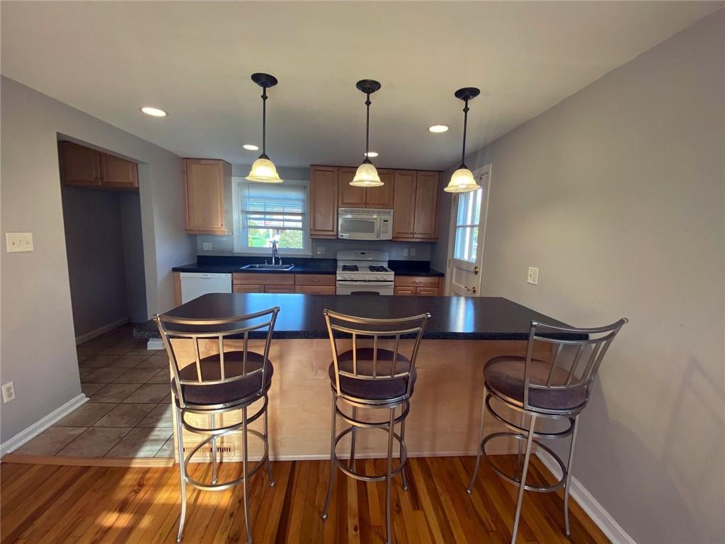 922 Greenhill Road Pittsburgh, PA 15209 - Photo 4 of 18
