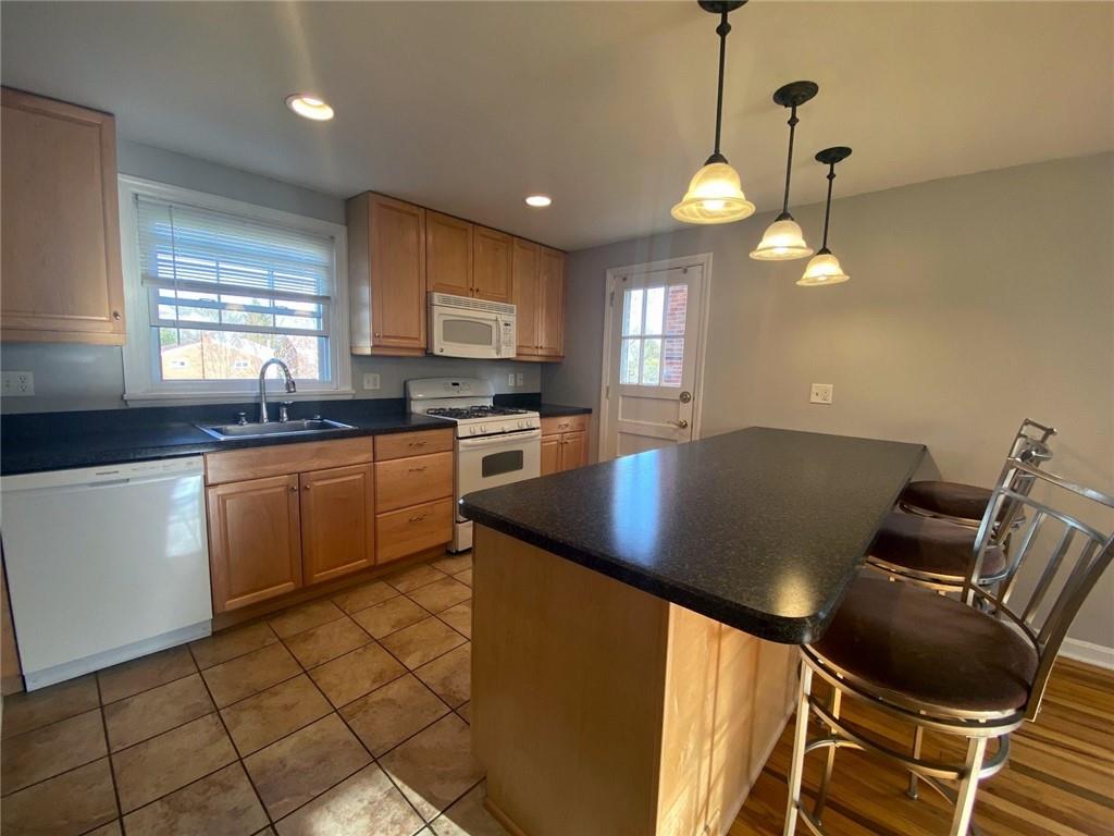 922 Greenhill Road Pittsburgh, PA 15209 - Photo 5 of 18