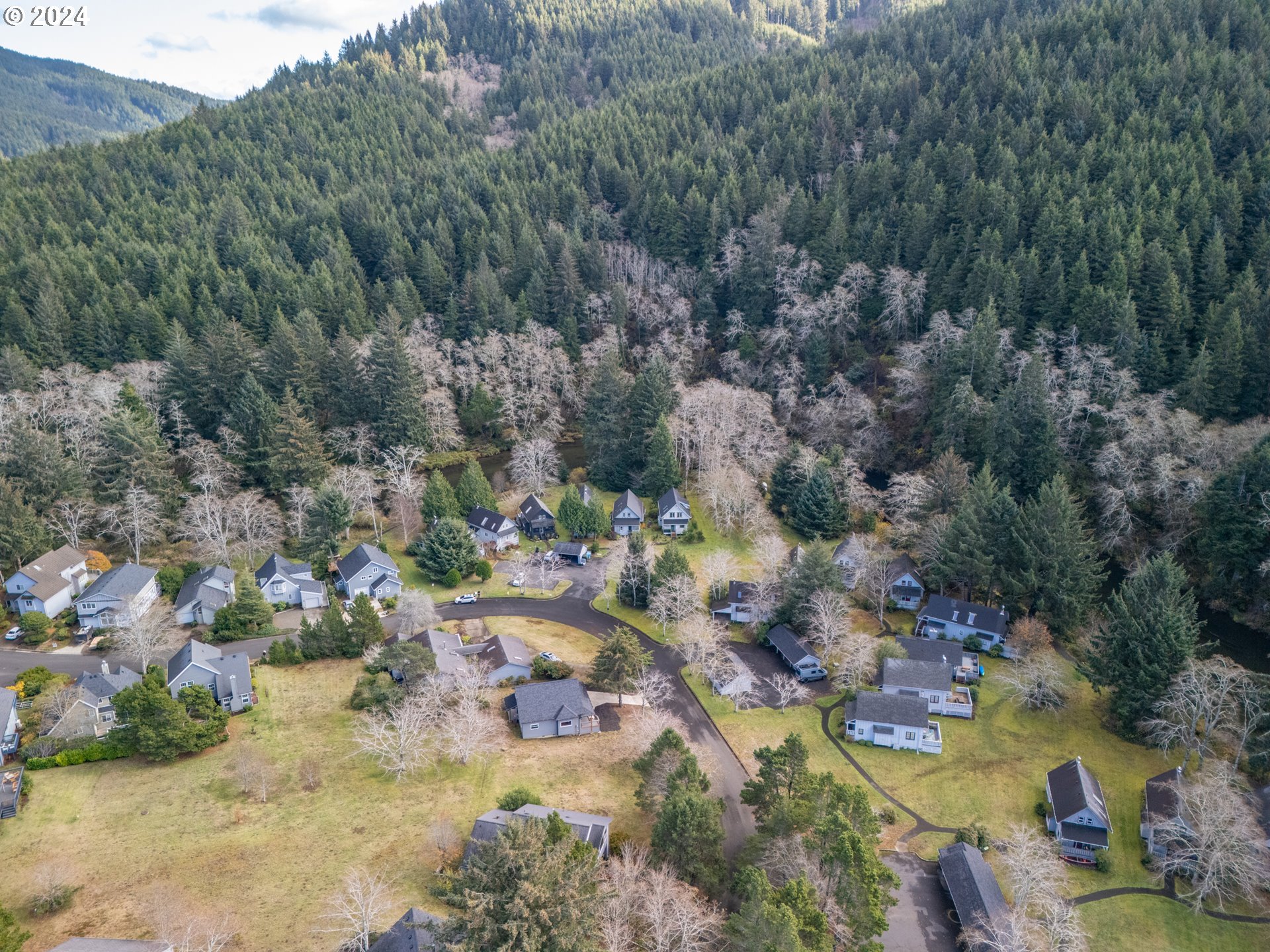 341 Combs Circle Yachats, OR 97498 - Photo 26 of 33