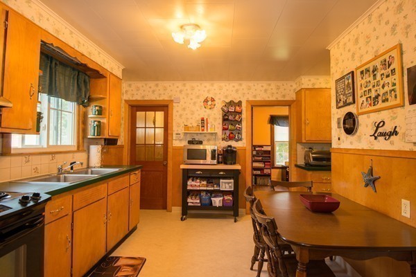 24 Linden Road Peabody, MA 01960 - Photo 13 of 30 Gallery Image 13