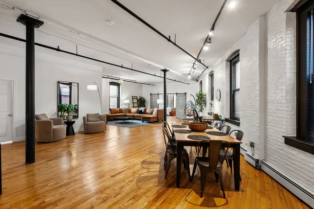 $1,449,000 | 19 Stanhope Street, Unit 2A, Boston, MA 02116