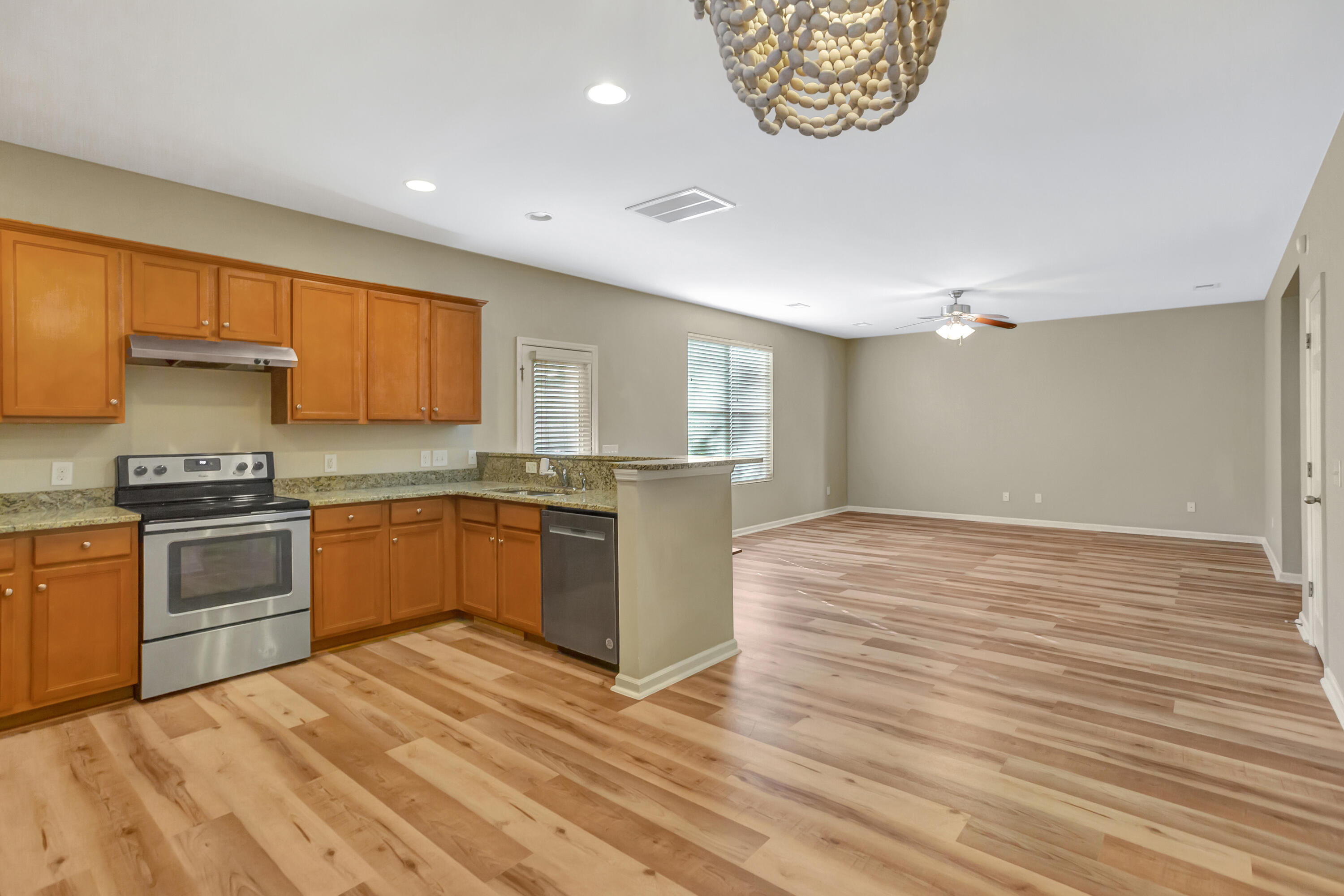 1313 Merchant Court Mount Pleasant, SC 29466 - Photo 9 of 30 296A4071