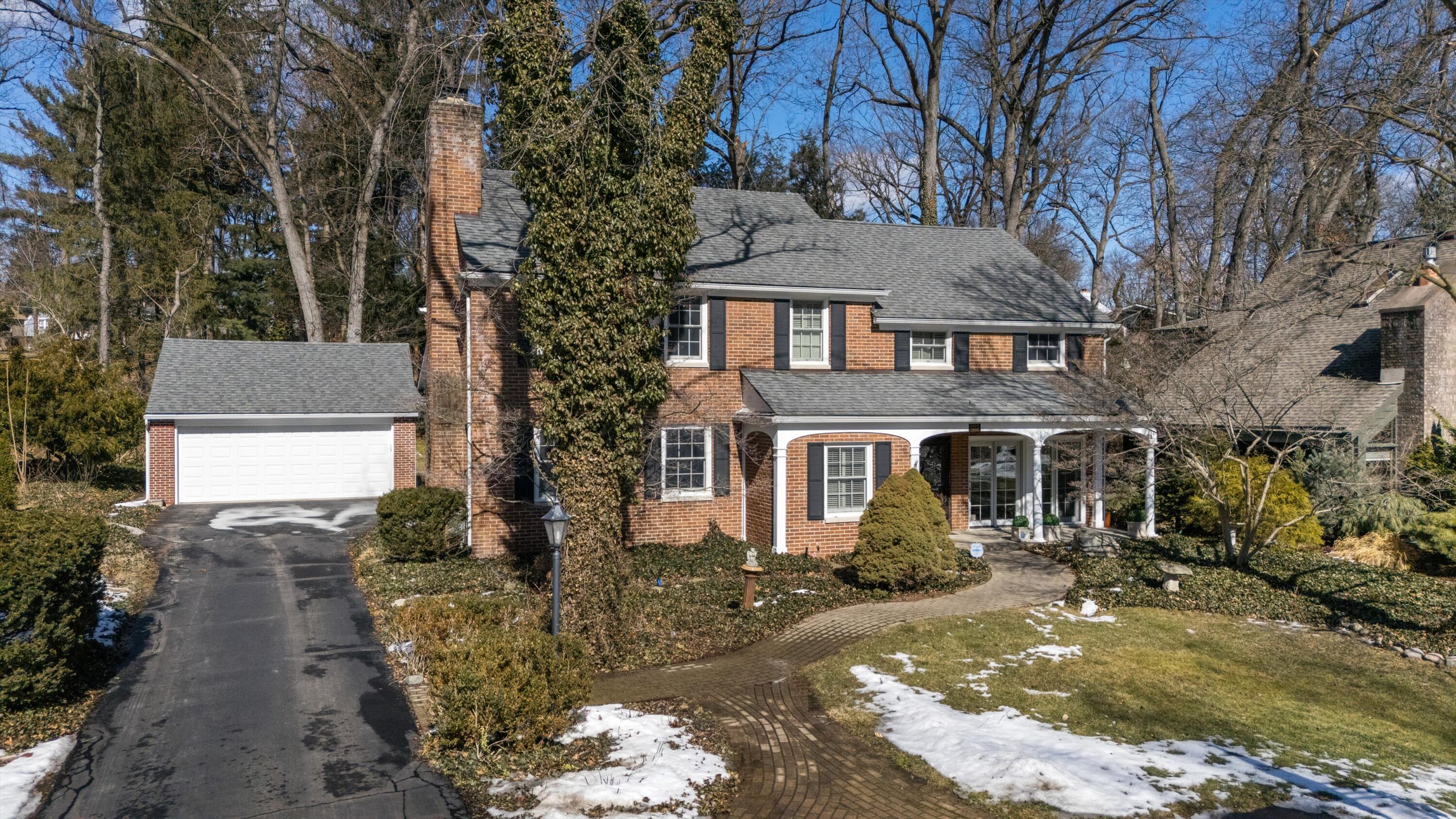 2215 Devonshire