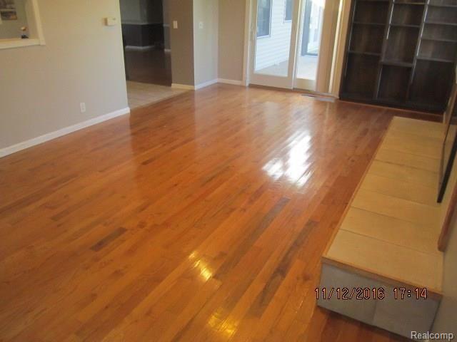 4895 East Burnside Road North Branch, MI 48461 - Photo 8 of 24 4895 Burnside Family Room IMG_7979 (12).jpg