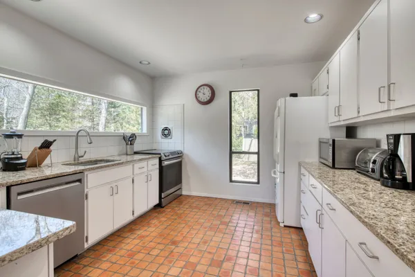 $20,000 | Undisclosed Address, East Hampton, NY 11937