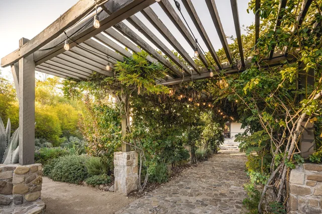 $3,845,000 | 4158 Grand Avenue, Ojai, CA 93023