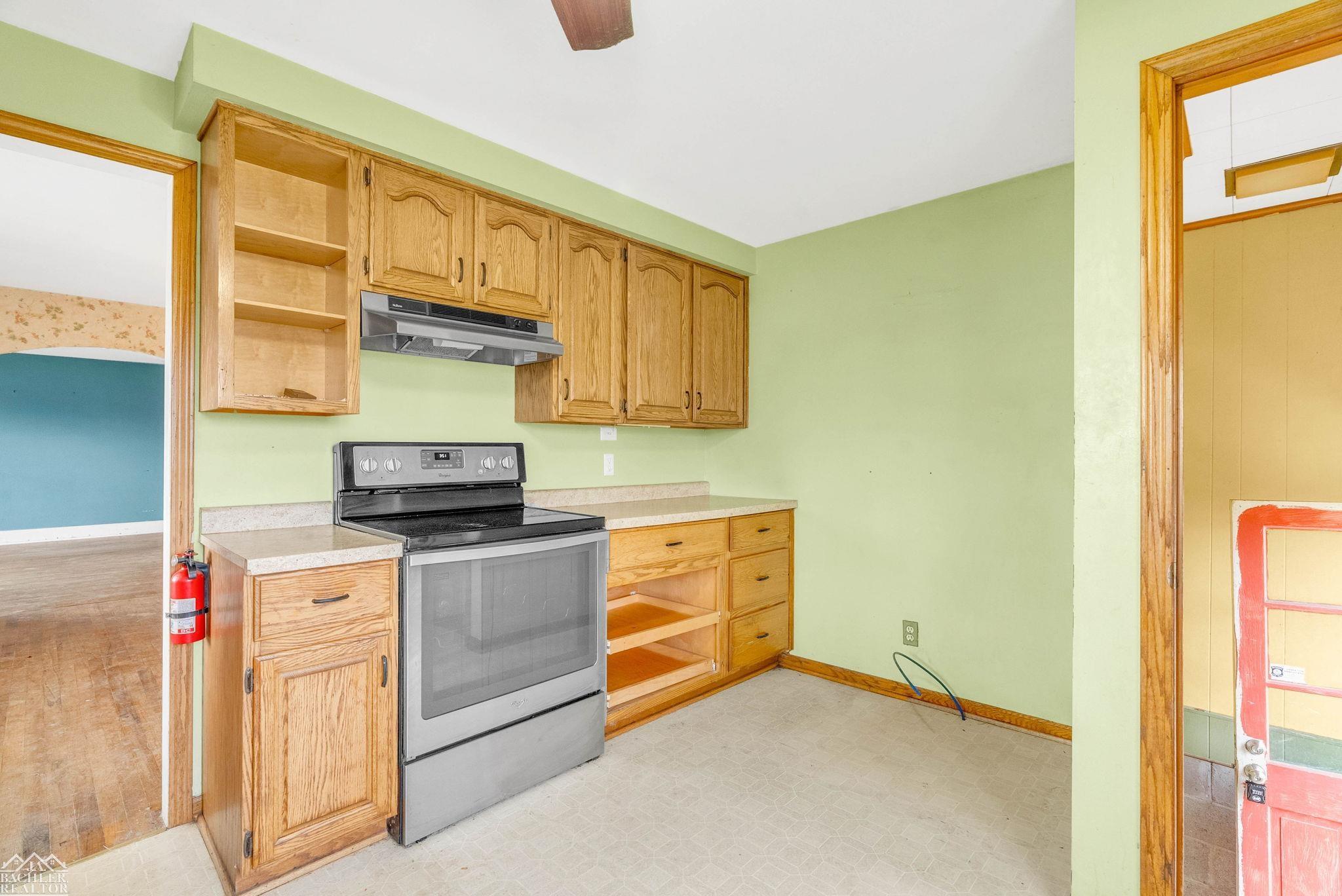 5914 Plank Road Marine City, MI 48039 - Photo 14 of 49 50162132-eb9d3f05-4c8e-47cc-a928-ac130ee9d033.JPG