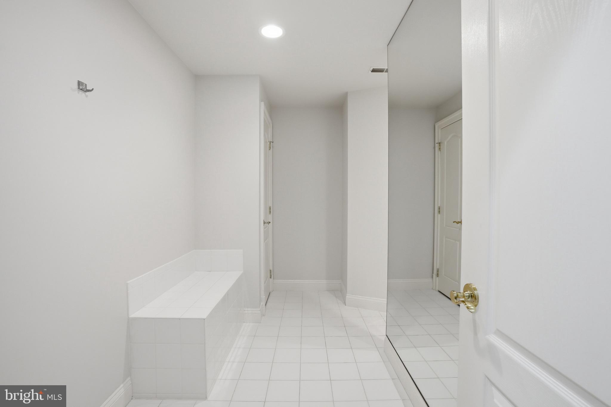 891 Chinquapin Road McLean, VA 22102 - Photo 67 of 78 Pool Changing Room