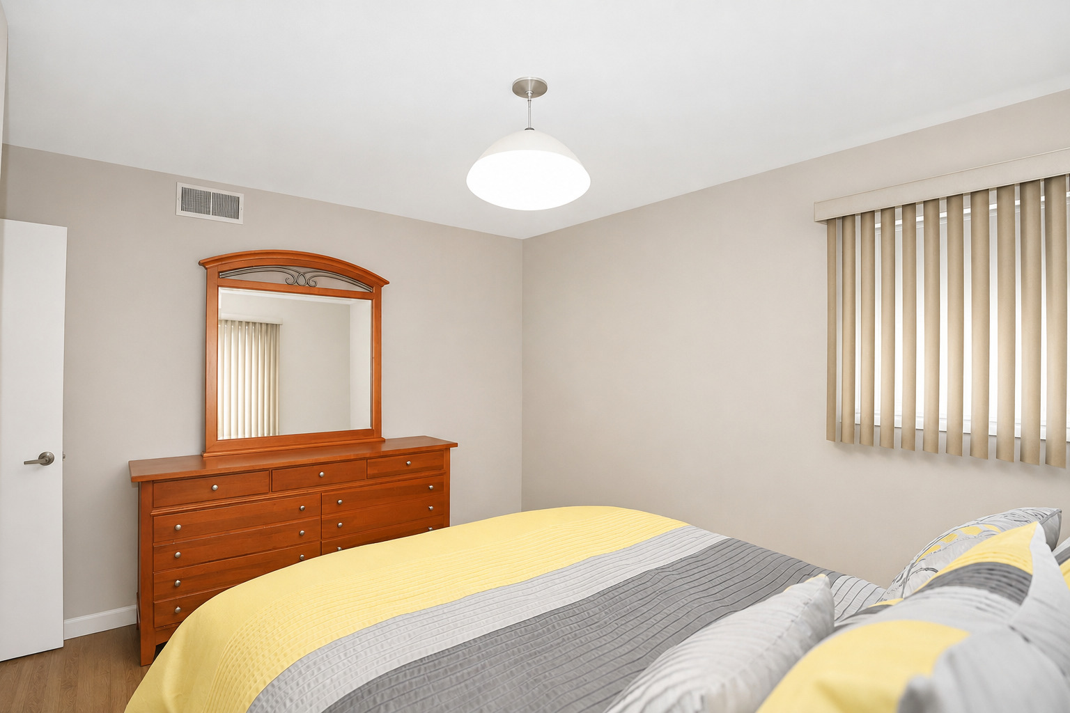 917 Army Trail Boulevard Addison, IL 60101 - Photo 17 of 26