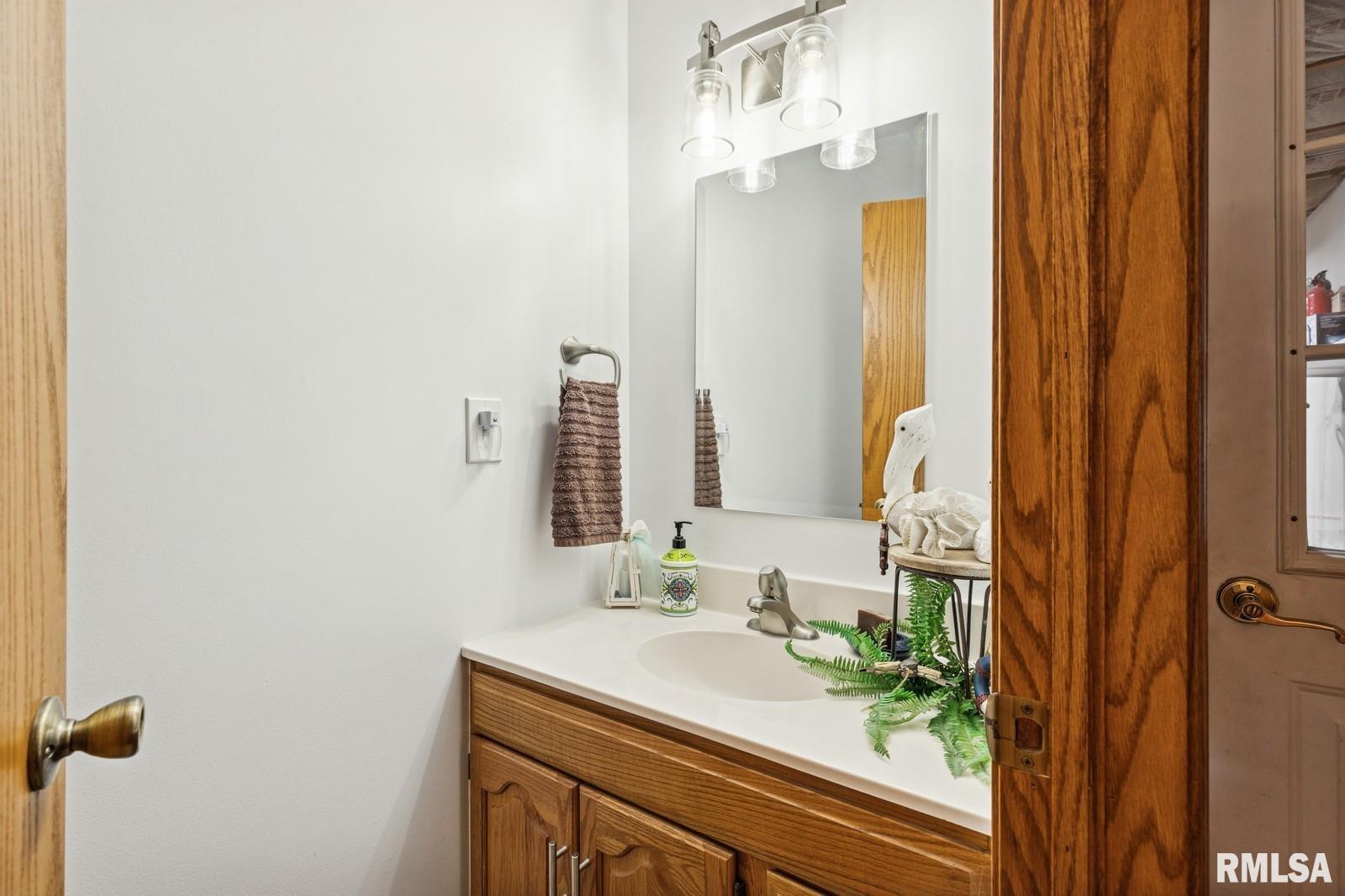 201 Maple Lane Fulton, IL 61252 - Photo 19 of 33 Gallery Image 19