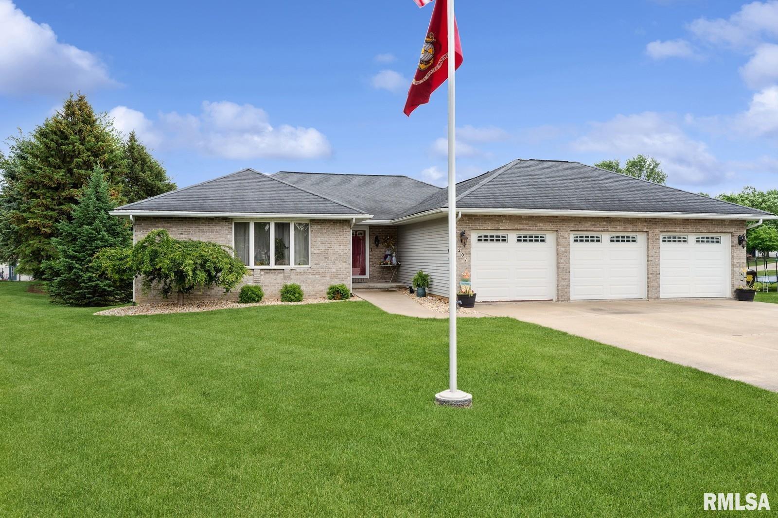 201 Maple Lane Fulton, IL 61252 - Photo 3 of 33 Gallery Image 3