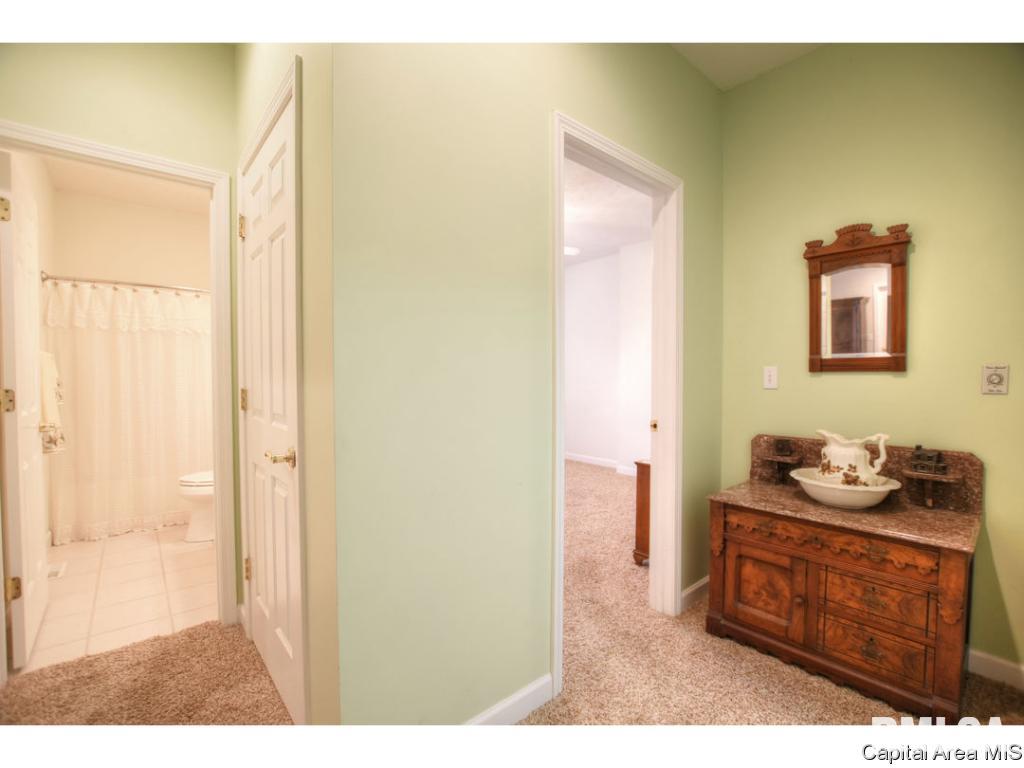 2710 Kitty Hawk Court Springfield, IL 62711 - Photo 17 of 34
