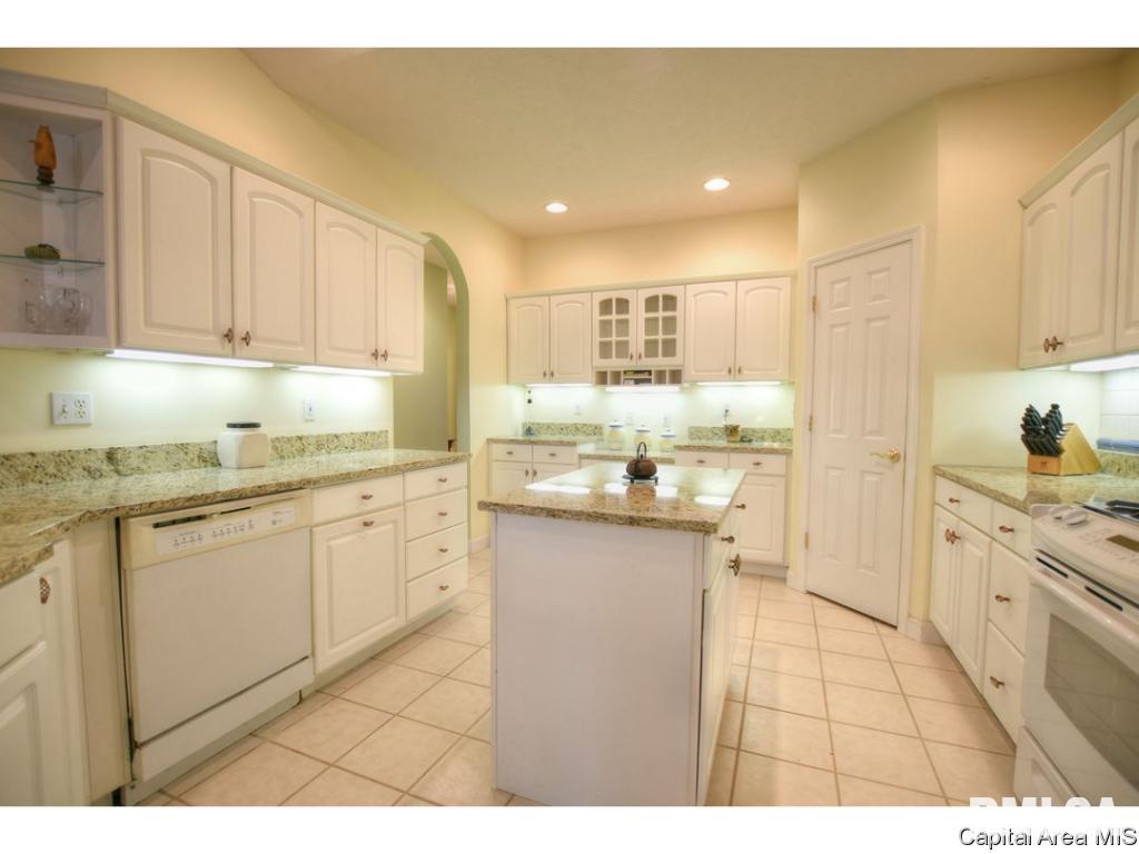 2710 Kitty Hawk Court Springfield, IL 62711 - Photo 7 of 34