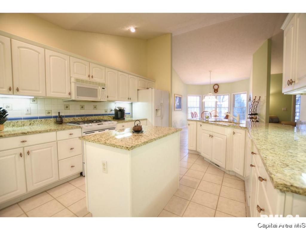 2710 Kitty Hawk Court Springfield, IL 62711 - Photo 8 of 34