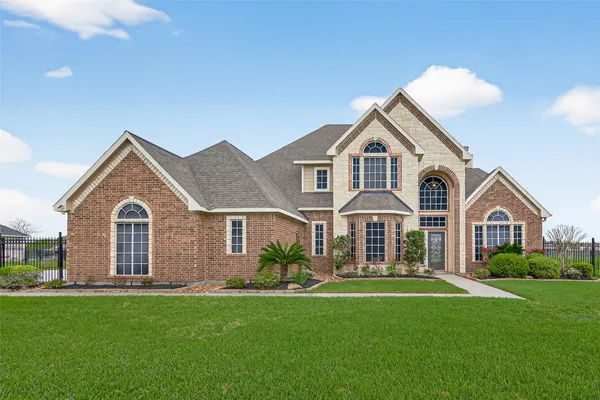 $895,000 | 5019 Landon Lane, Baytown, TX 77523