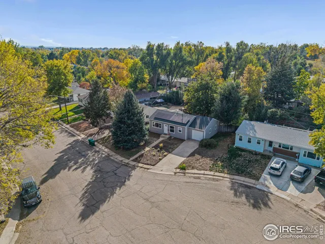 a view of a terrace with a garden