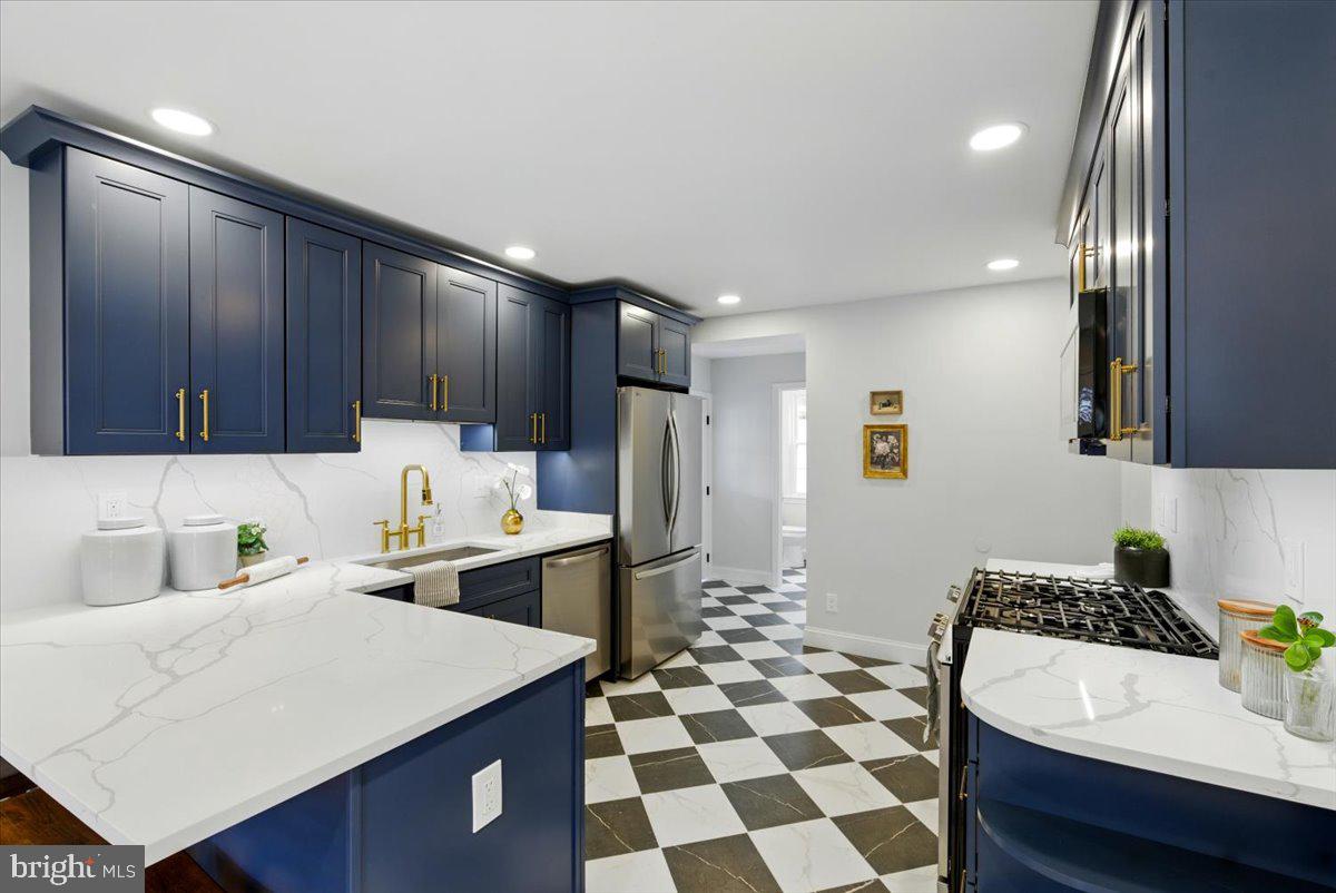 100 Birchwood Road Baltimore, MD 21228 - Photo 8 of 36 Gallery Image 8