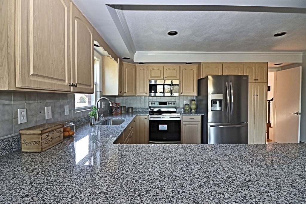160 River Road Winthrop, MA 02152 - Photo 8 of 19 Gallery Image 8
