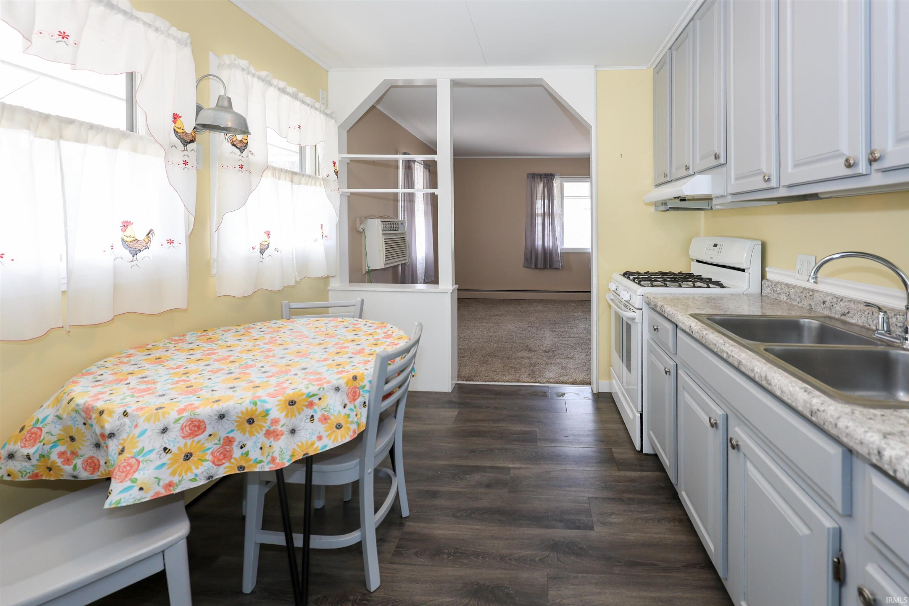 117 Central Avenue Monroeville, IN 46773 - Photo 9 of 35