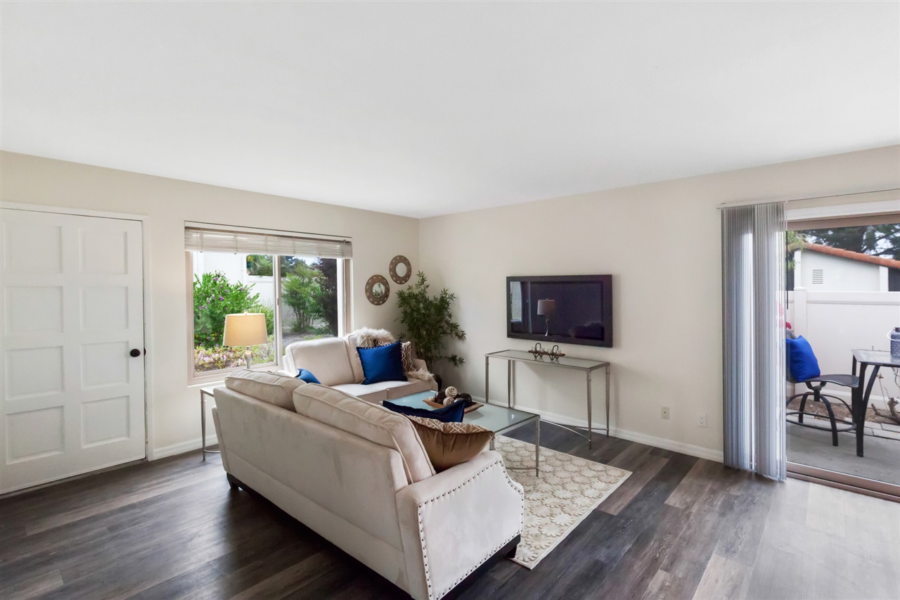 208 Summerside Lane Encinitas, CA 92024 - Photo 4 of 25 Gallery Image 4