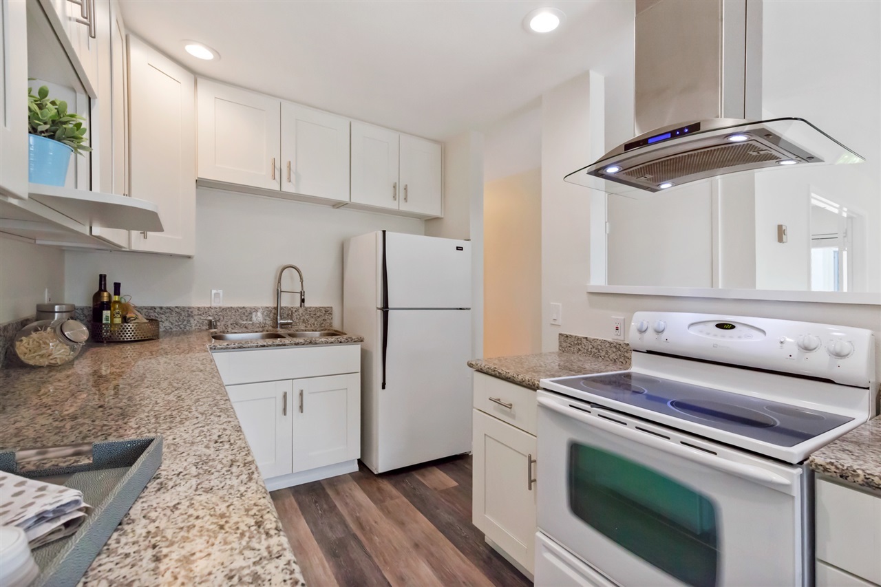 208 Summerside Lane Encinitas, CA 92024 - Photo 10 of 25 Gallery Image 10