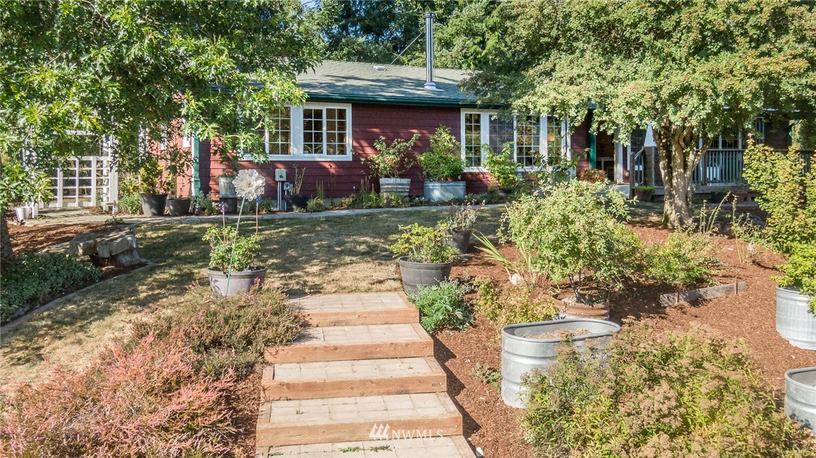 10024 Southwest Cove Road Vashon, WA 98070 - Photo 1 of 24