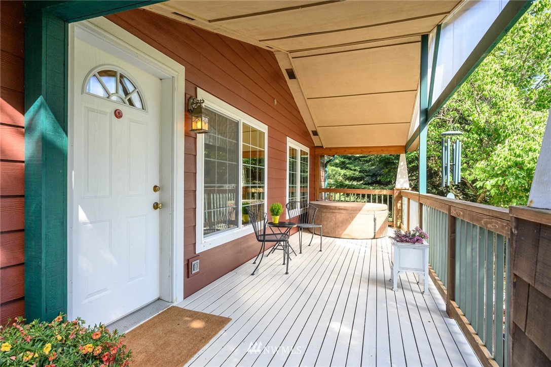10024 Southwest Cove Road Vashon, WA 98070 - Photo 2 of 24
