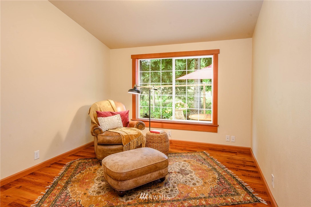 10024 Southwest Cove Road Vashon, WA 98070 - Photo 17 of 24