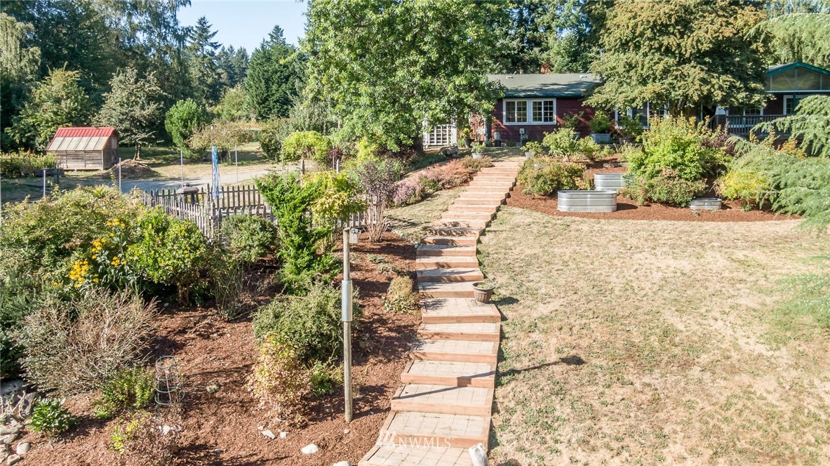10024 Southwest Cove Road Vashon, WA 98070 - Photo 20 of 24