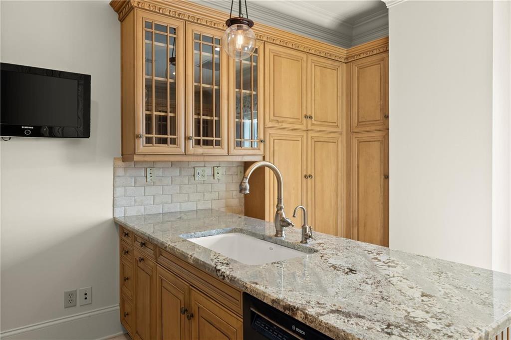 3657 Peachtree Road Northeast, Unit 8A Atlanta, GA 30319 - Photo 16 of 55